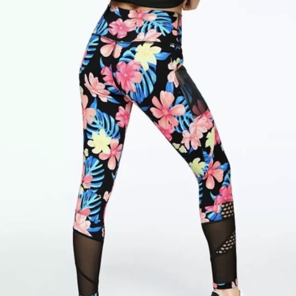 🛑{SOLD}PINK Victoria Secret Ultimate Collection High Waist 7/8 Ankle Leggings - Picture 2 of 8